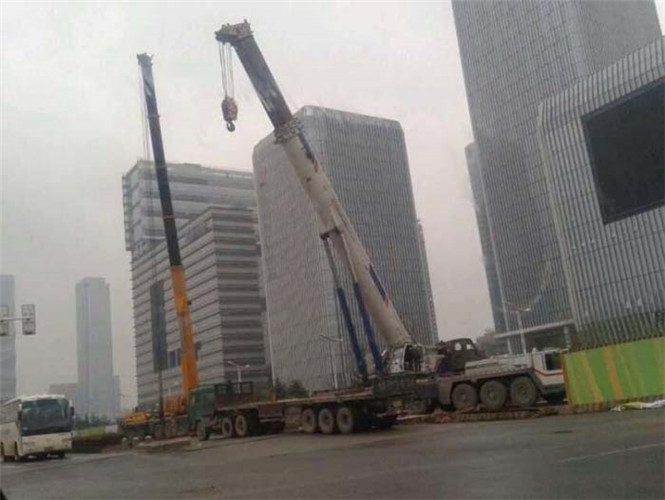 王益区25吨吊车能吊多重设备？